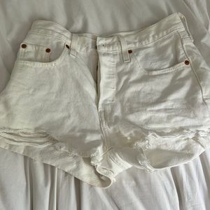 Levi’s 501 white denim shorts size 25